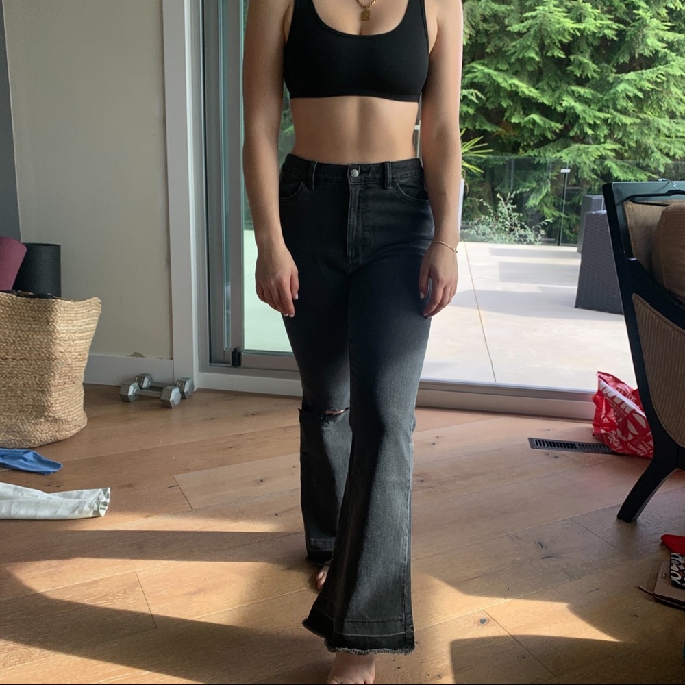 Bell bottom jeans (straight) rip in knee - black